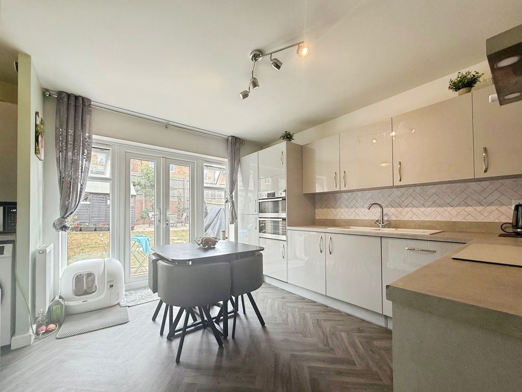 Property photo 3 of 16 Pbox-Img.Jpg