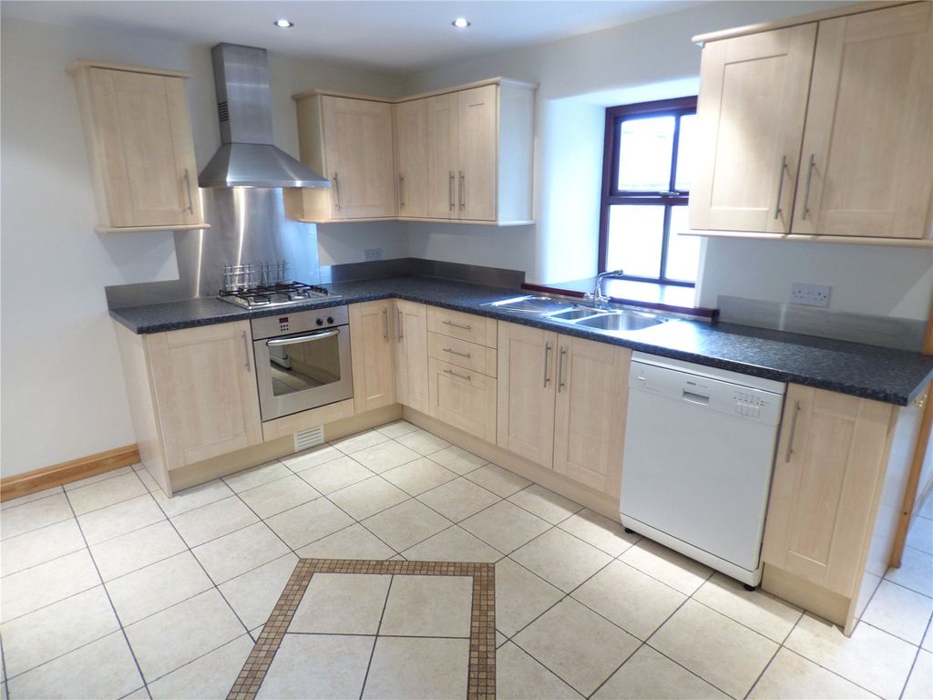 Property photo 2 of 21 Kitchen