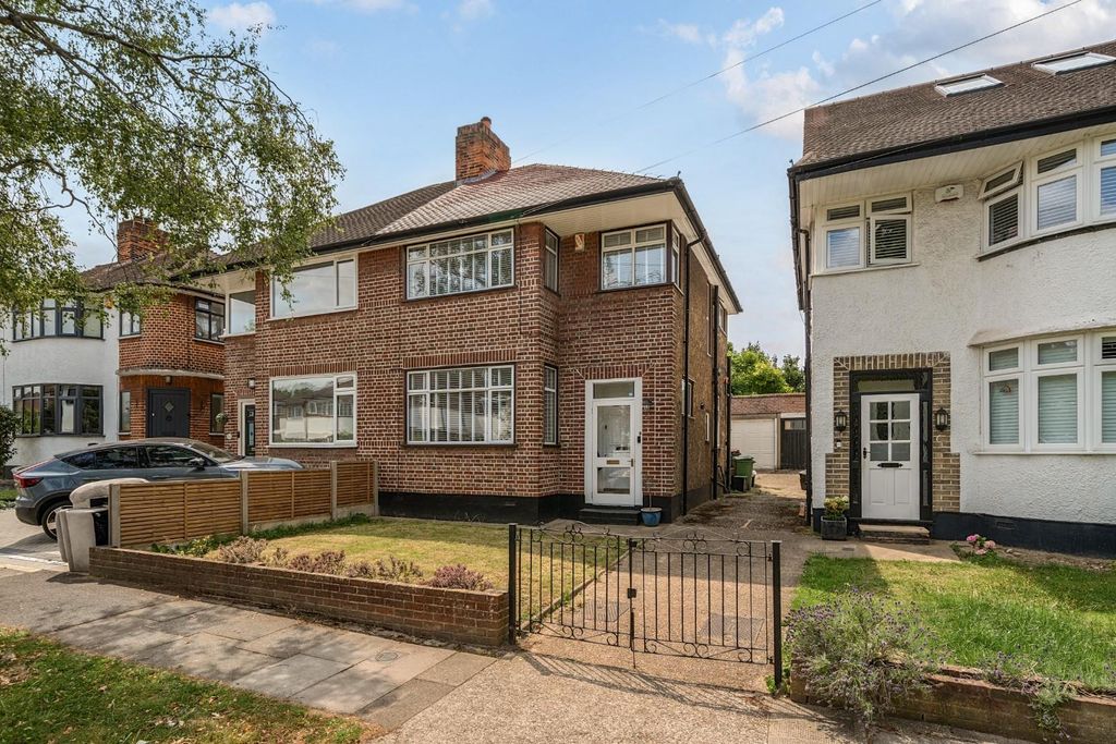 Property photo 3 of 13