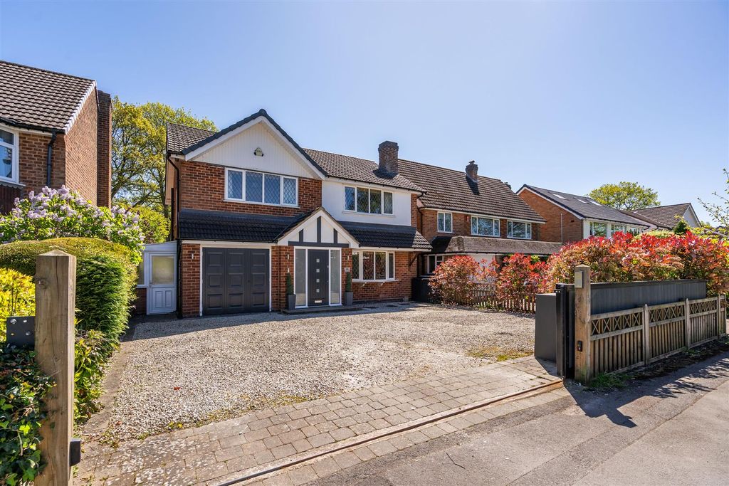 Property photo 1 of 16 66 Aylesbury Road_18.Jpg