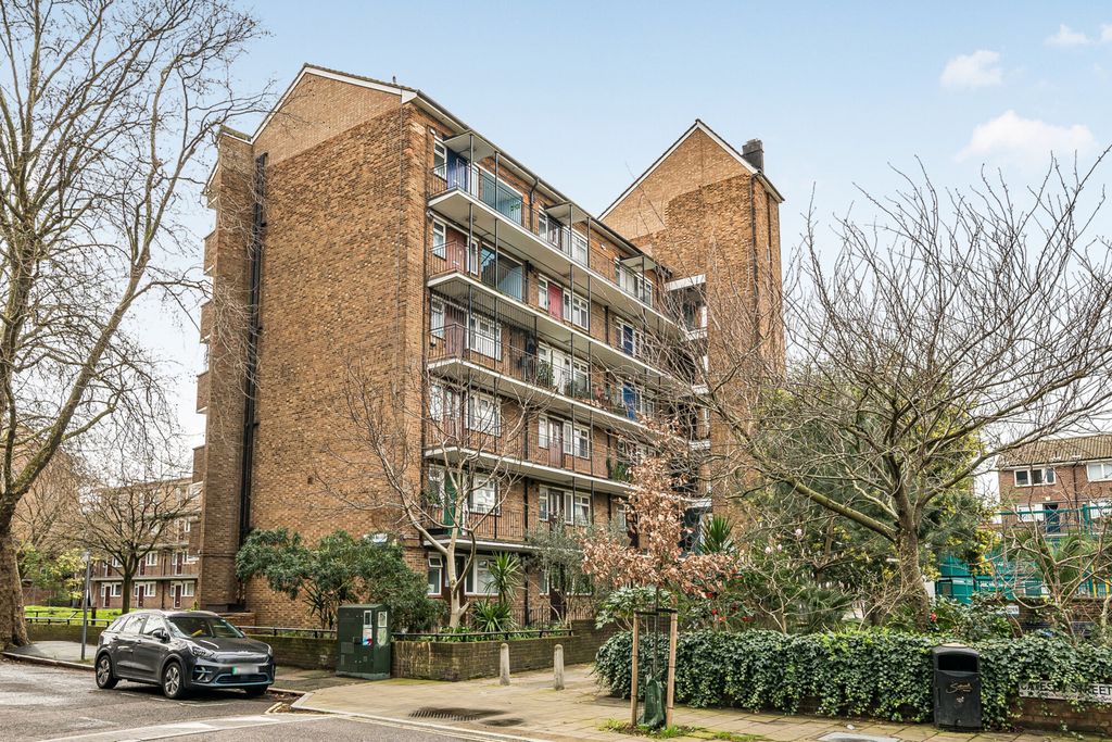 Property photo 2 of 18 External