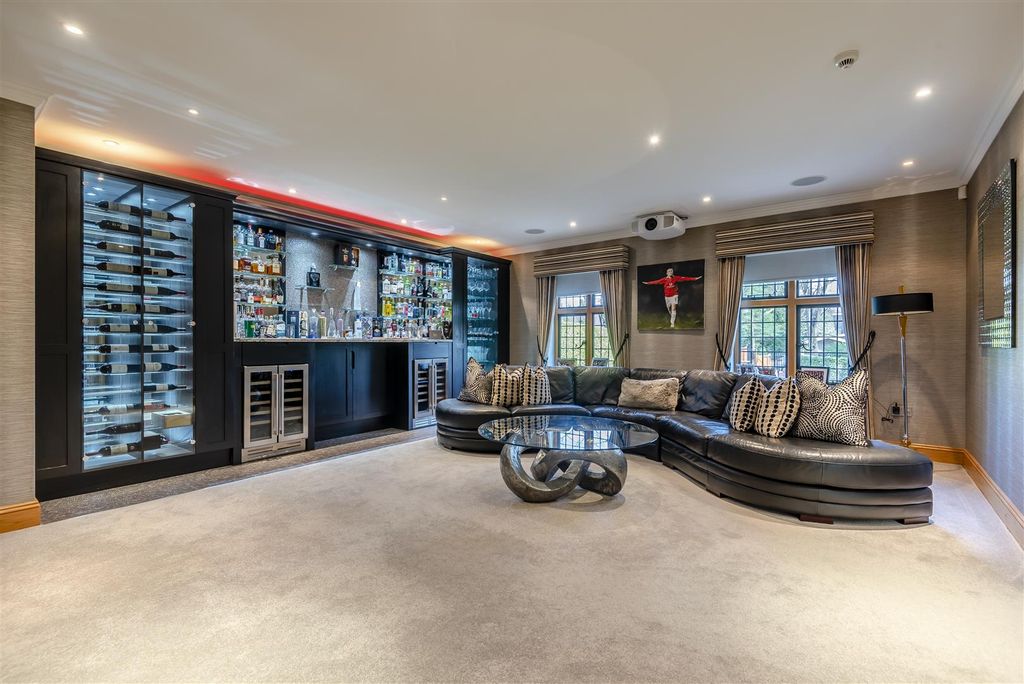 Property photo 3 of 29 8641835-Interior35.Jpg