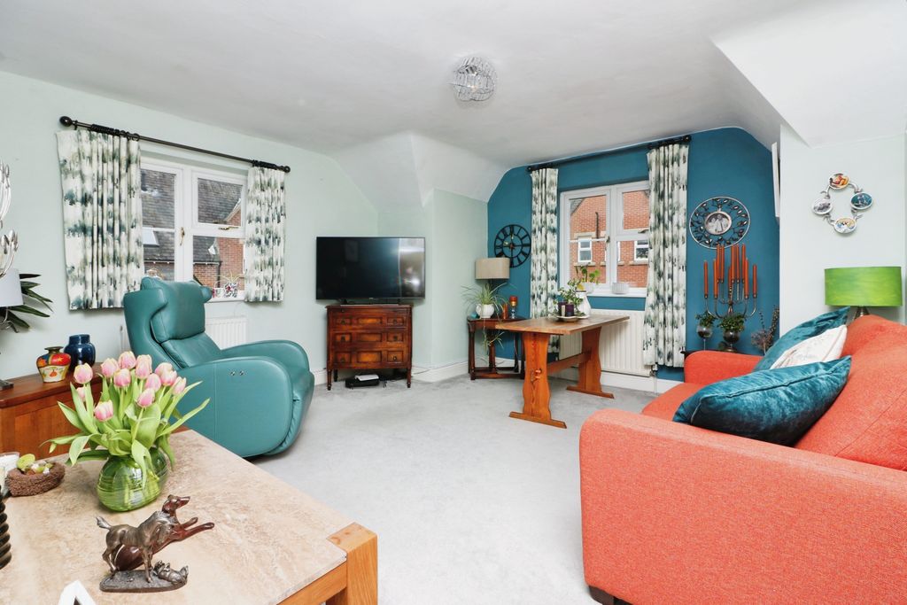 Property photo 2 of 11
