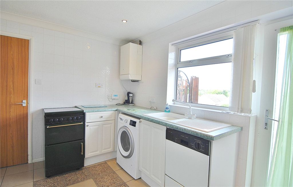 Property photo 2 of 11 Picture No. 23