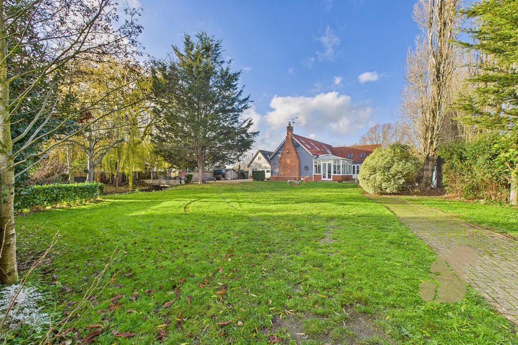 Property photo 3 of 60 Garden