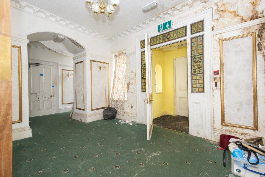 Property photo 2 of 28