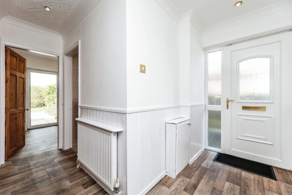 Property photo 2 of 21