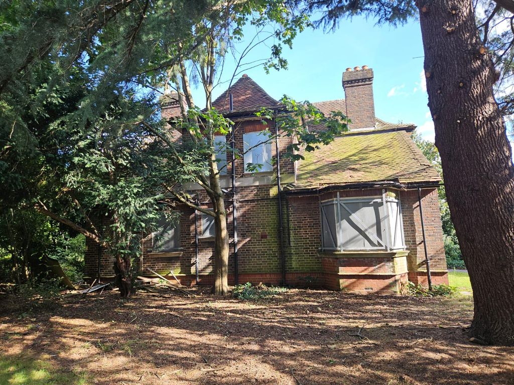 Property photo 2 of 3