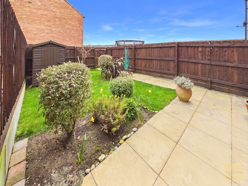 Property photo 3 of 17 Garden