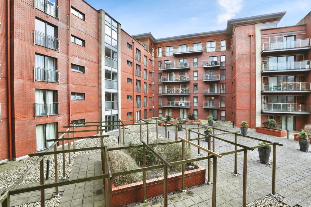 Property photo 1 of 17 Photography