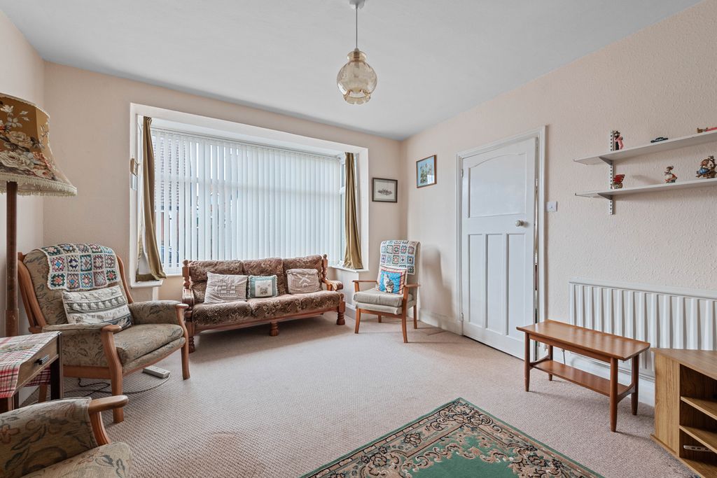 Property photo 2 of 26