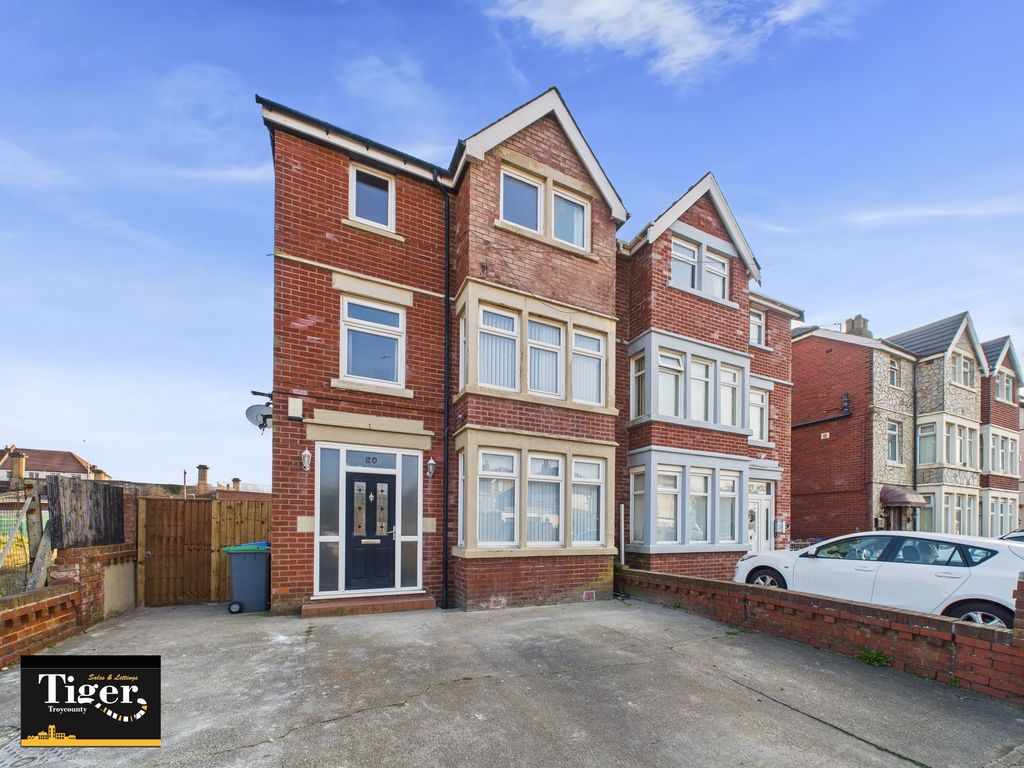 Property photo 2 of 34 Cam02176G0-Pr0509-Still003