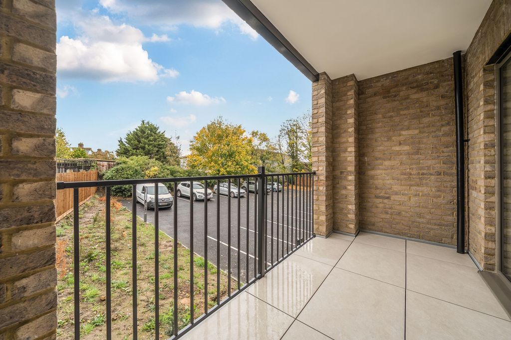 Property photo 3 of 23