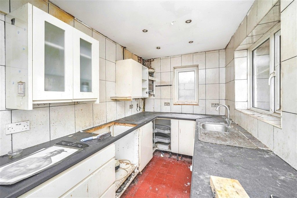 Property photo 3 of 6