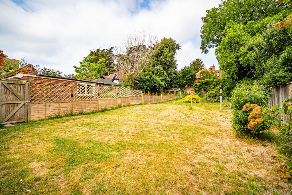 Property photo 2 of 19