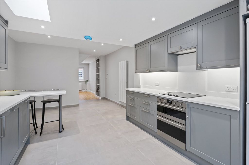 Property photo 2 of 13 Picture No. 10