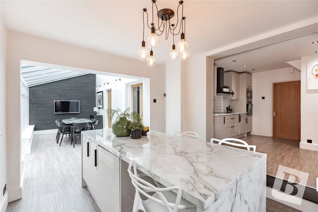 Property photo 3 of 38 Picture No. 29