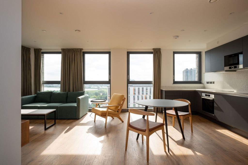 Property photo 2 of 17