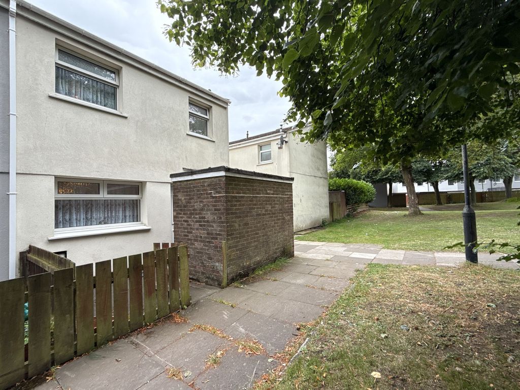 Property photo 1 of 12 External