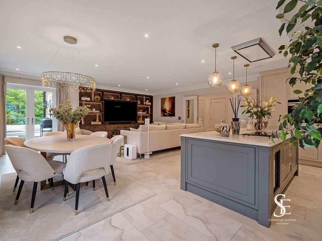 Property photo 1 of 29 Open-Plan Kitchen / Dining / Living Area