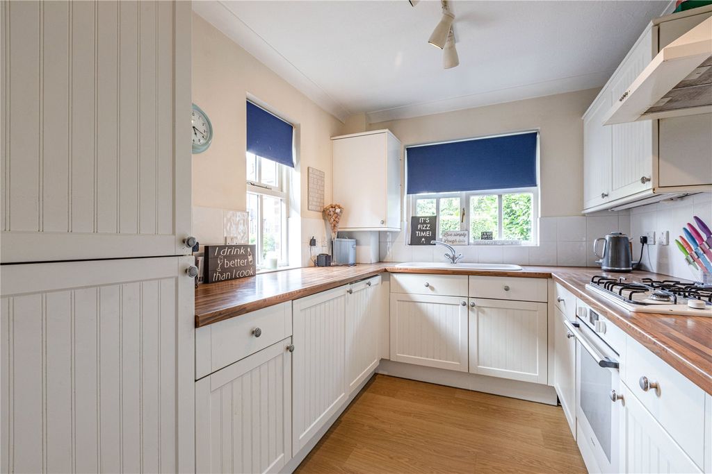 Property photo 3 of 21 Picture No. 02