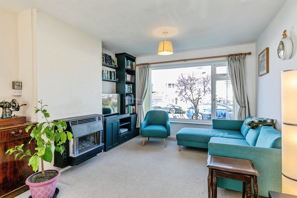 Property photo 2 of 12