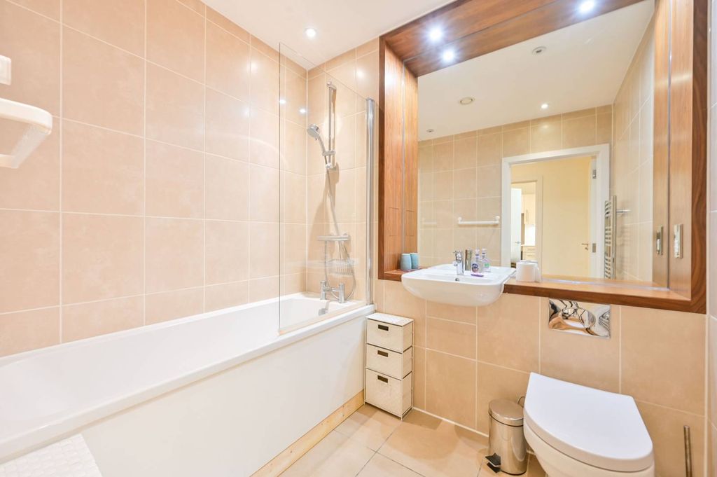 Property photo 3 of 12