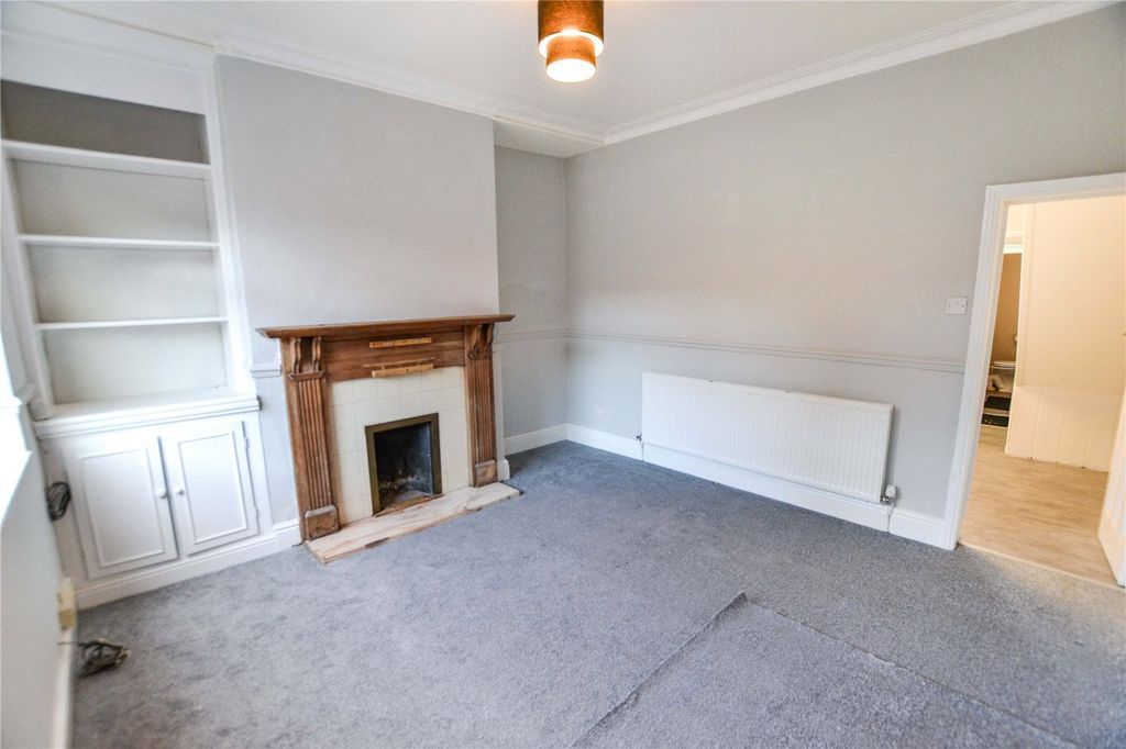 Property photo 2 of 8 Picture No. 01