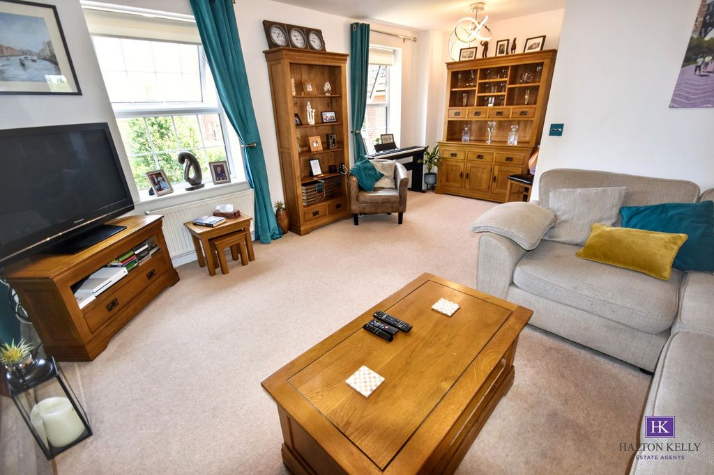 Property photo 2 of 24