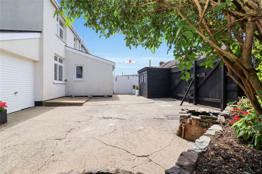 Property photo 2 of 21 Picture No. 22