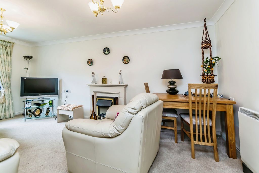 Property photo 3 of 18