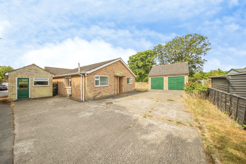 Property photo 1 of 11