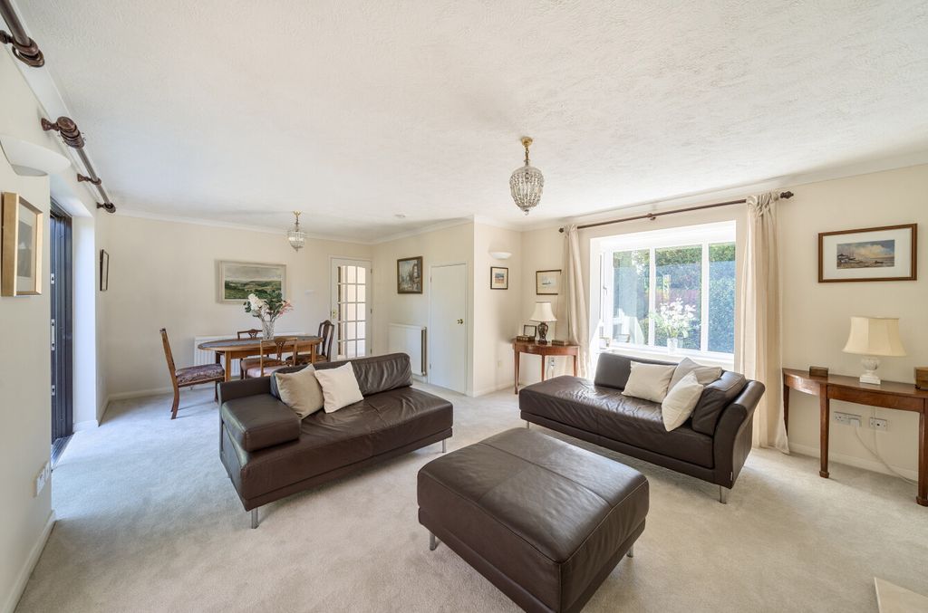 Property photo 2 of 26 1319344-15-6870Fd...