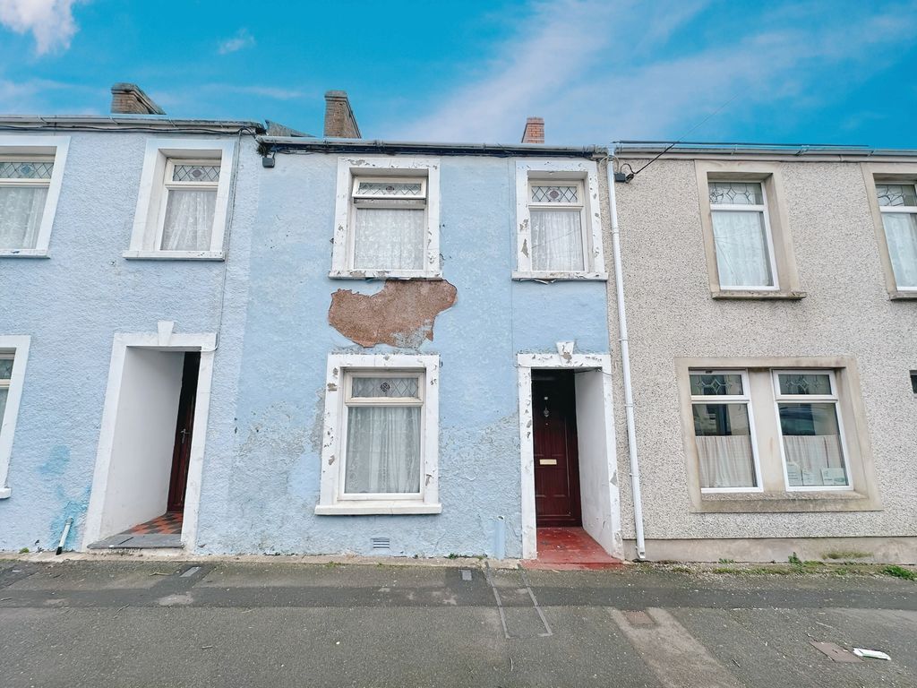 Property photo 1 of 16 Front
