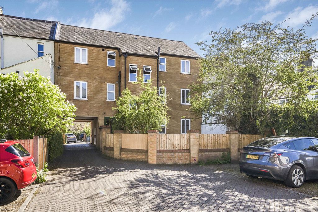 Property photo 1 of 9 Picture No. 10