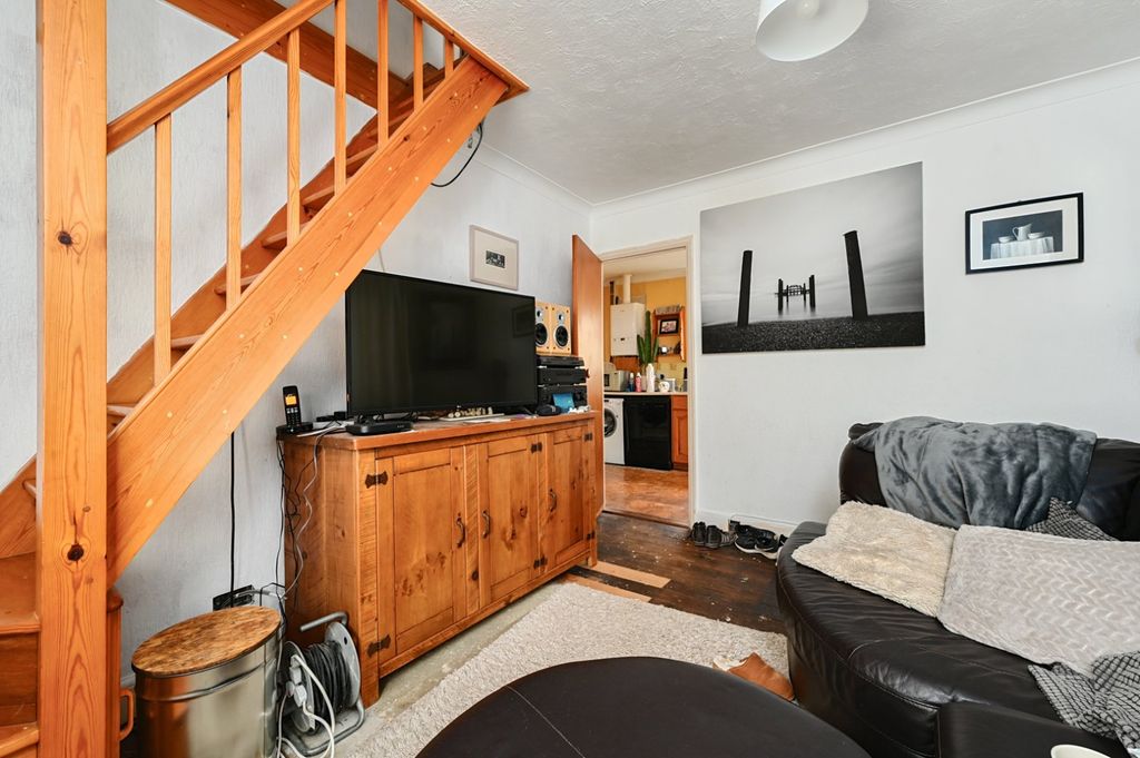 Property photo 2 of 16 Picture No. 13