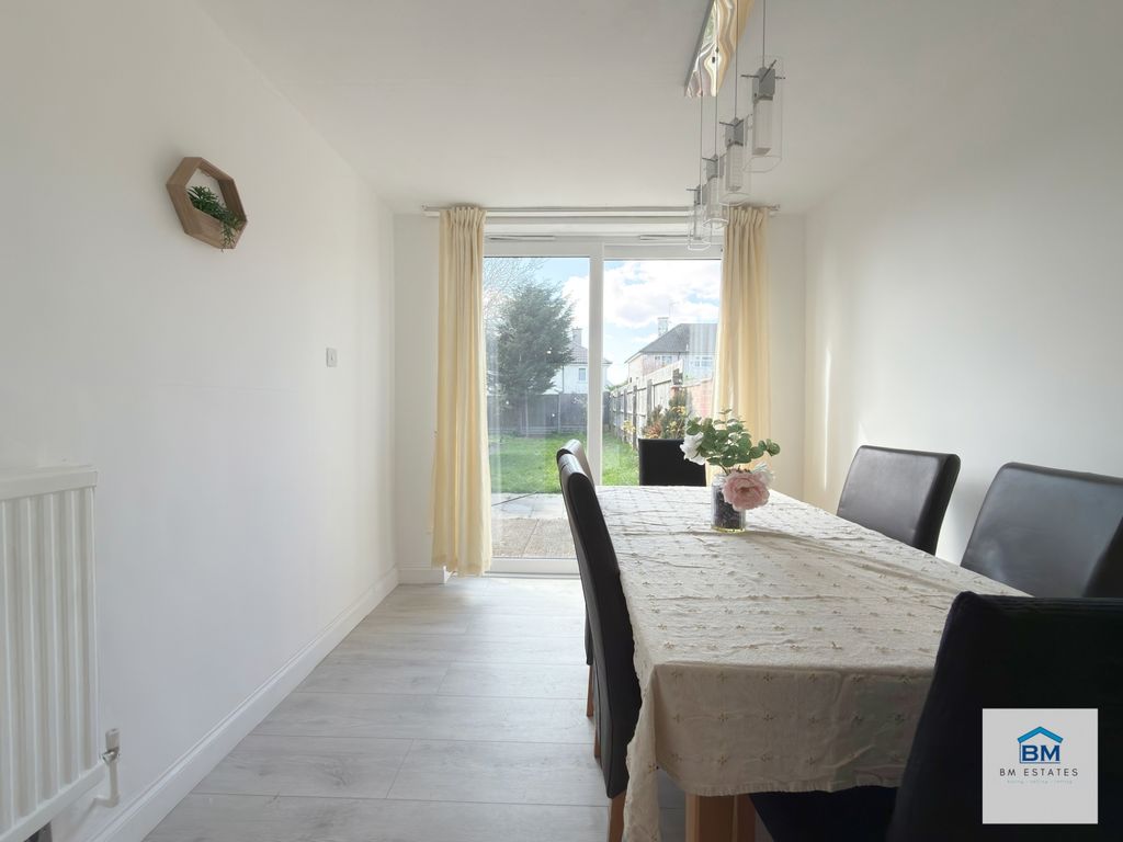 Property photo 3 of 9 Photo 3