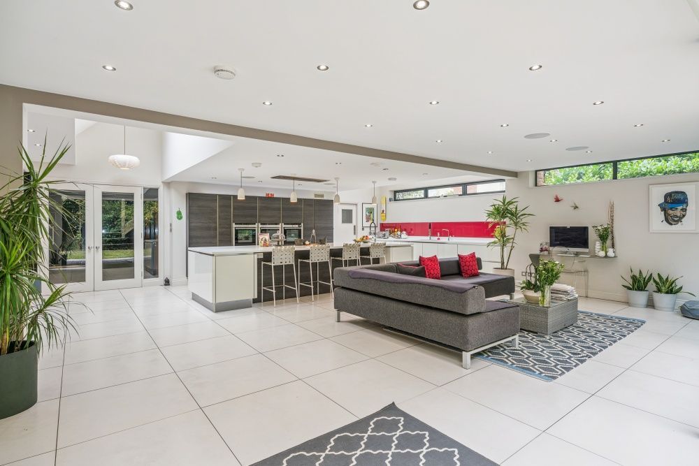 Property photo 2 of 40