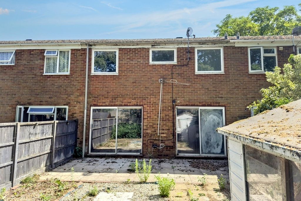Property photo 2 of 2 96 Holbeck, Bracknell, Berkshire, Rg12 8Xf