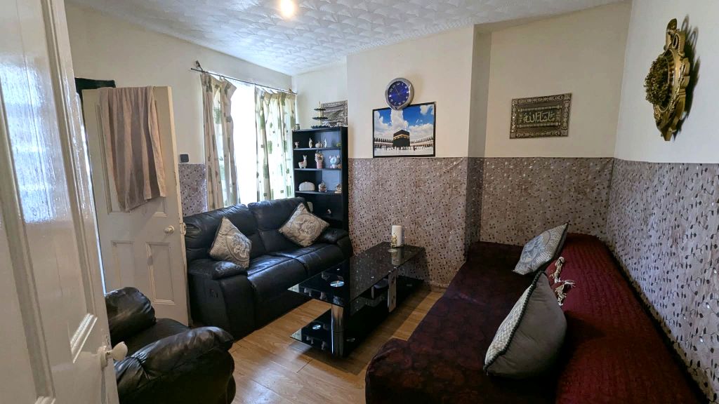 Property photo 3 of 11
