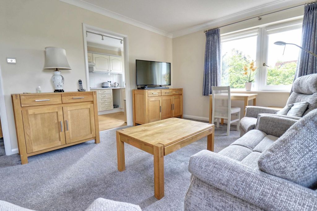 Property photo 2 of 10