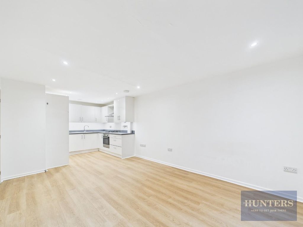 Property photo 1 of 7 Kitchen / Living Area