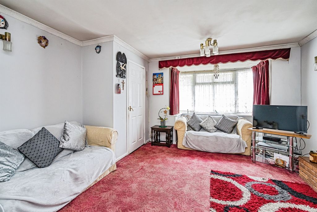 Property photo 2 of 17