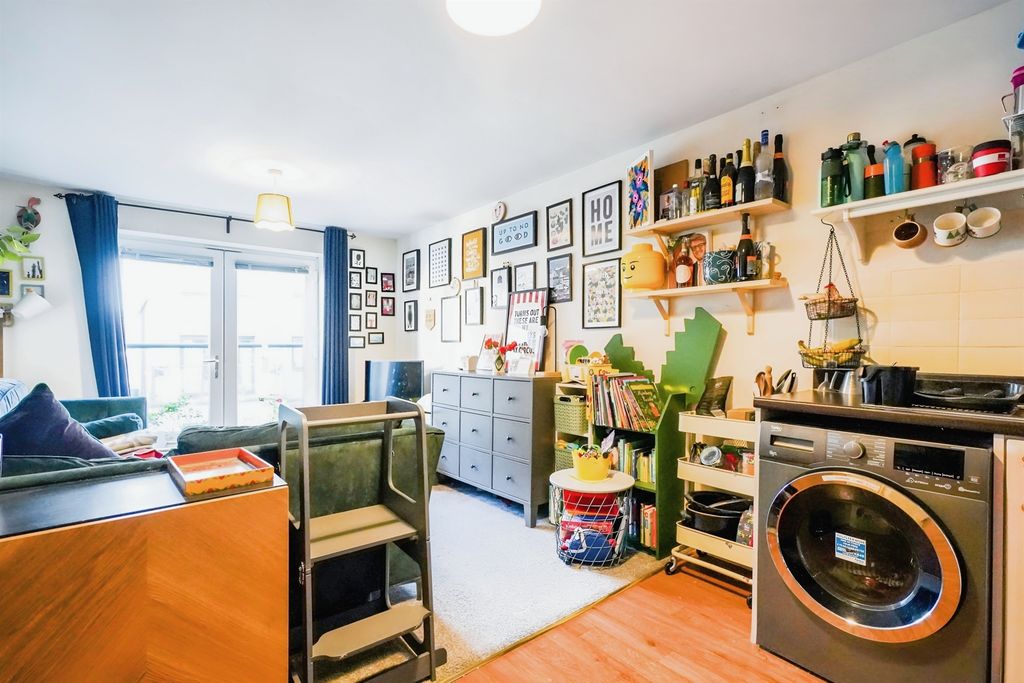 Property photo 3 of 15