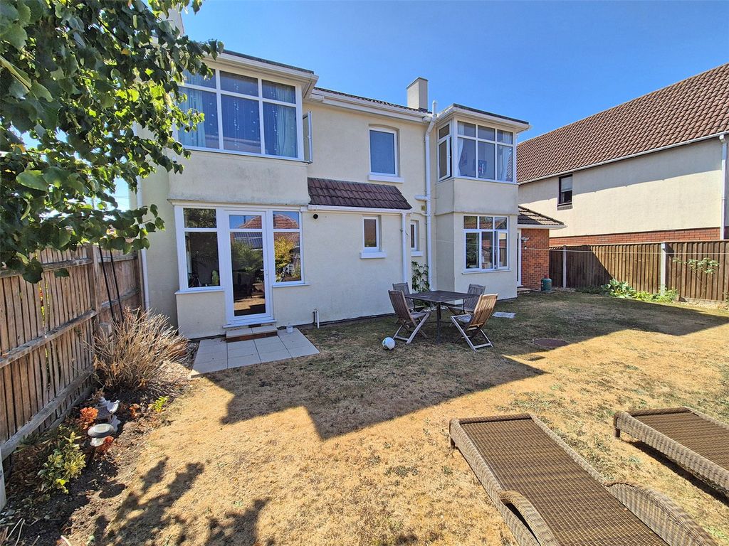 Property photo 2 of 16 Picture No. 03