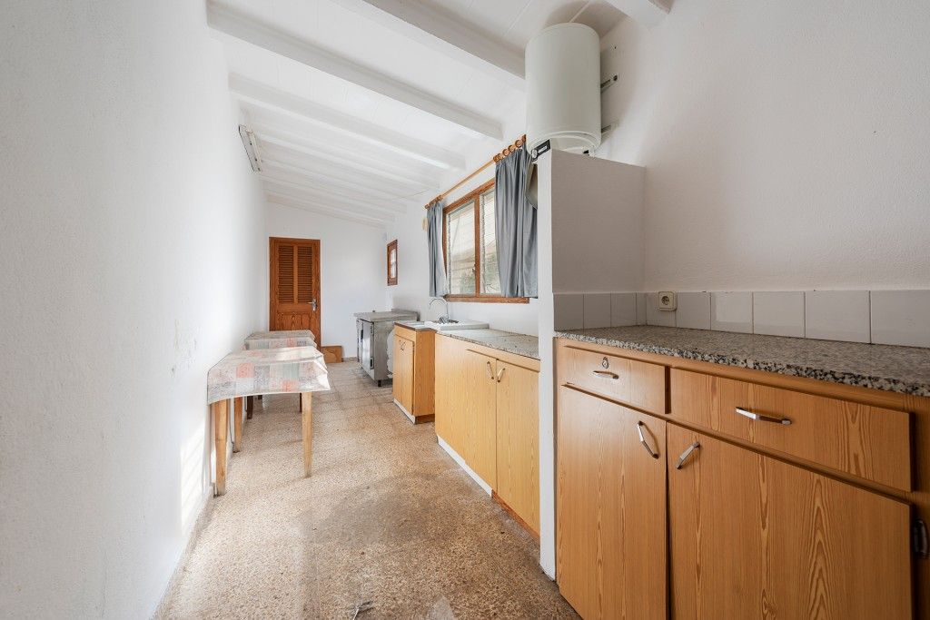 Property photo 3 of 12 Kitchen