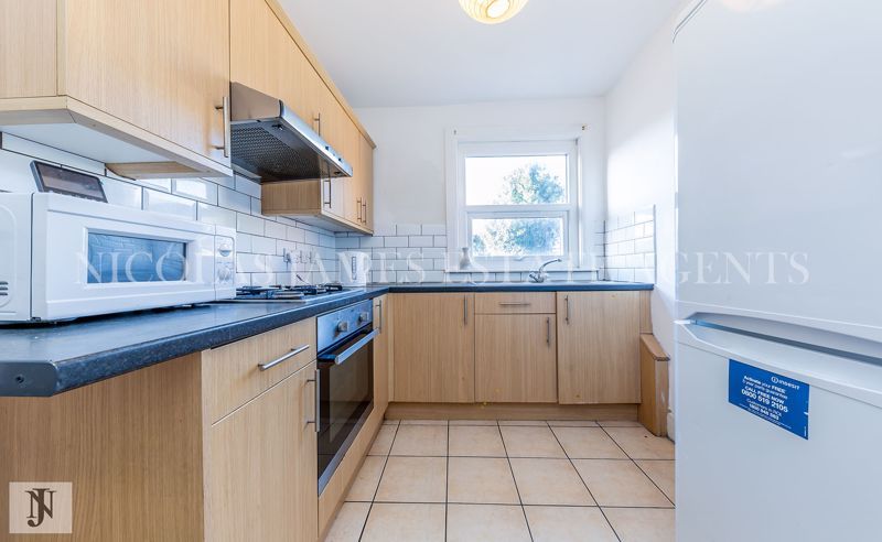 Property photo 2 of 9 Photo 9