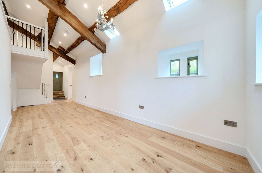 Property photo 2 of 39 Picture No. 42