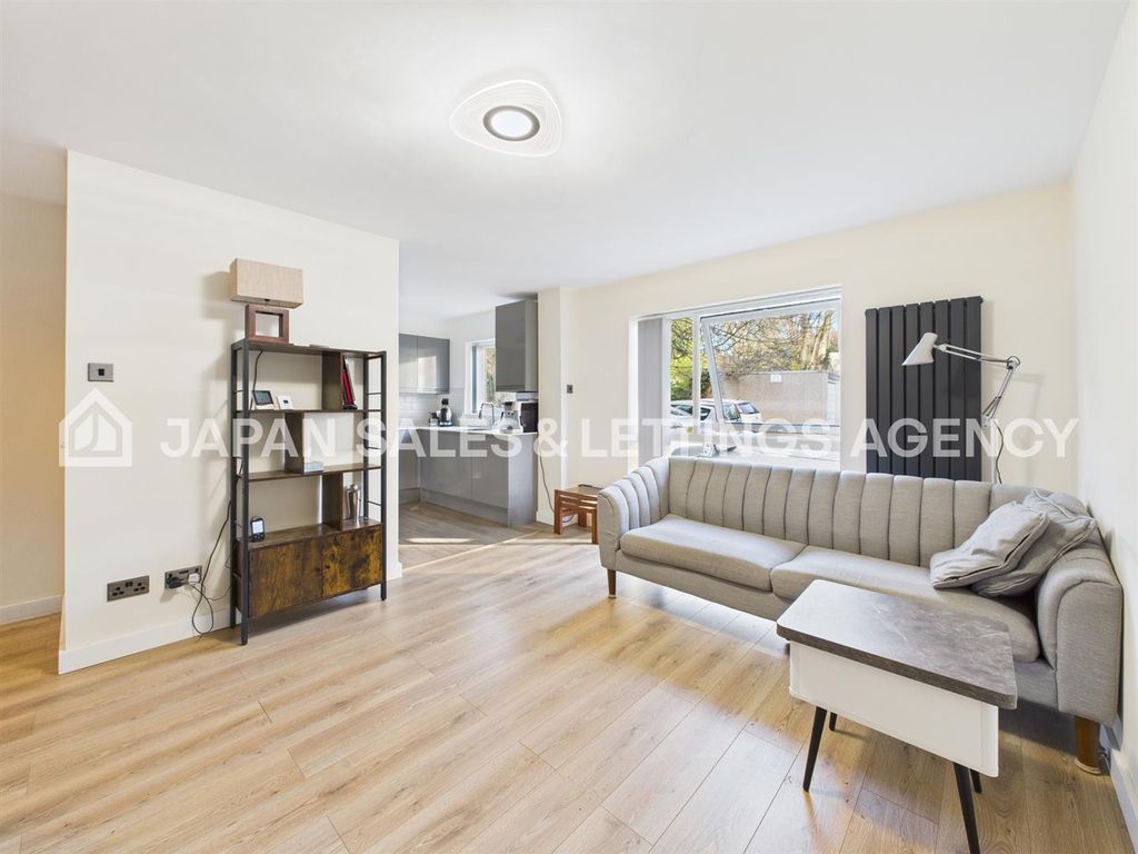 Property photo 3 of 10 Cam04401G0-Pr0096-Still013.Jpg