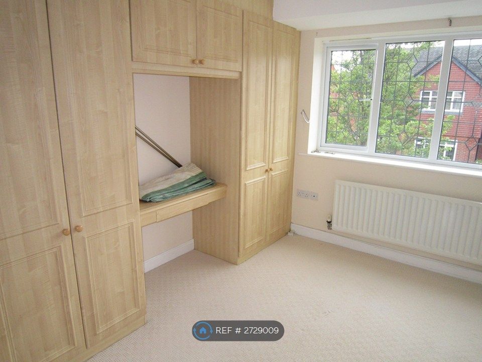 Property photo 3 of 9 Fitted Wardrobes In 2 Bedrooms